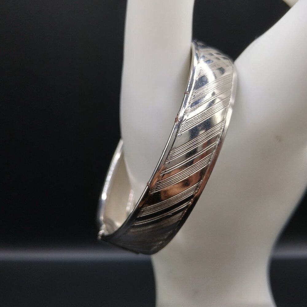 Vintage Silver Tone Stripe Textured Hinged Bracelet, Tongue Clasp, 7 Inches